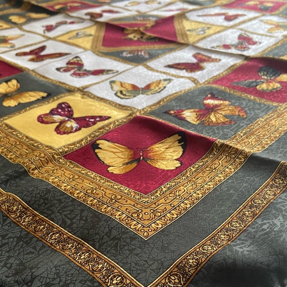 π¦ Vintage Famiglia di Farfalle Silk Scarf - Picture 2 of 5